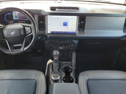 Used 2022 Ford Bronco Outer Banks w/ Sasquatch Package AWD/4WD image 13