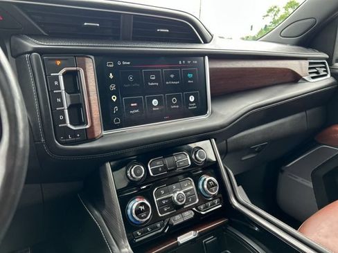 Used 2024 GMC Yukon XL Denali Ultimate w/ LPO, Floor Liner Package AWD/4WD image 50