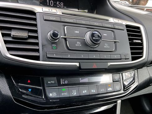 Used 2016 Honda Accord LX image 32