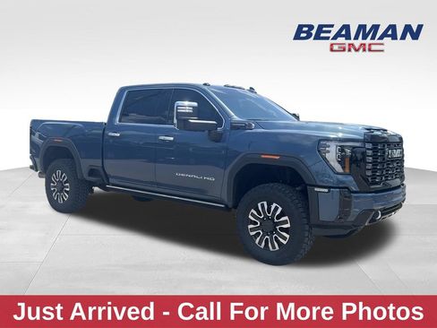 Used 2025 GMC Sierra 2500 Denali Ultimate AWD/4WD image 1