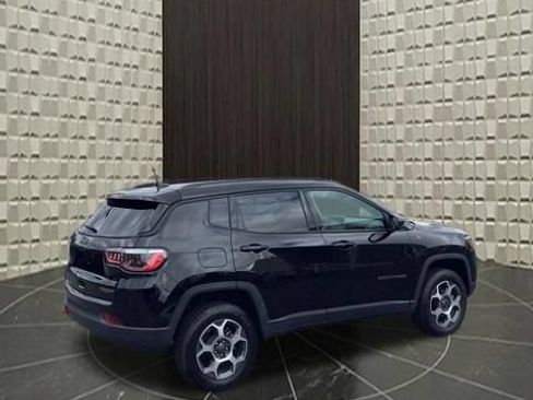 Used 2022 Jeep Compass Trailhawk w/ Sun and Sound Group AWD/4WD image 3