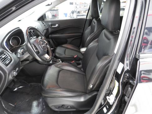 Used 2019 Jeep Compass Latitude AWD/4WD image 12