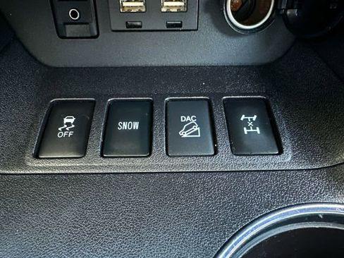 Certified 2019 Toyota Highlander XLE w/ Carpet Mat Package (TMS) image 40