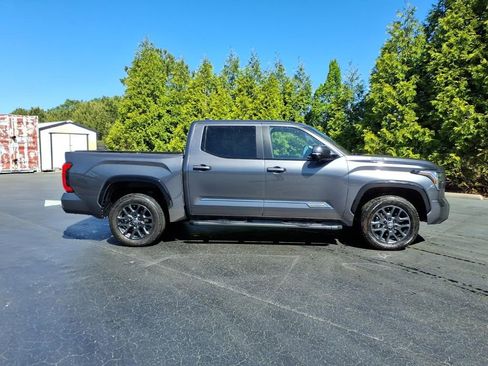 Used 2025 Toyota Tundra Platinum AWD/4WD image 2