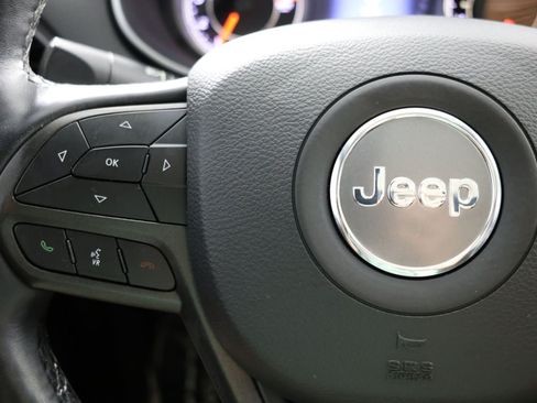 Used 2021 Jeep Cherokee Trailhawk w/ Sun, Sound & Nav Group AWD/4WD image 29