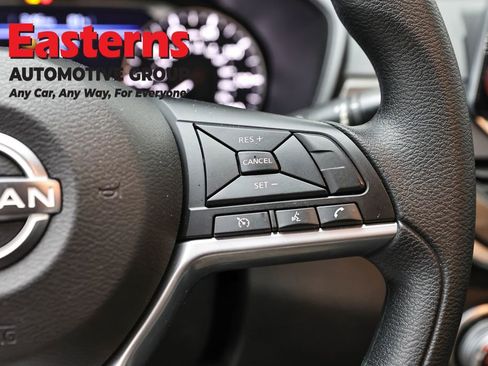 Used 2025 Nissan Altima 2.5 SV image 16