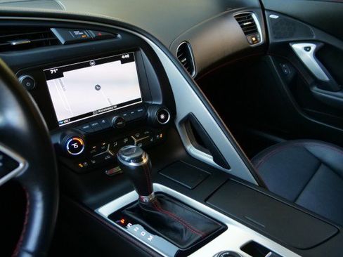 Used 2016 Chevrolet Corvette Z06 w/ 3LZ Preferred Equipment Group image 12