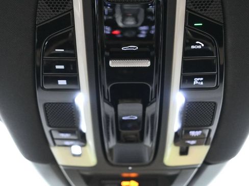 Certified 2019 Porsche Cayenne AWD/4WD image 25