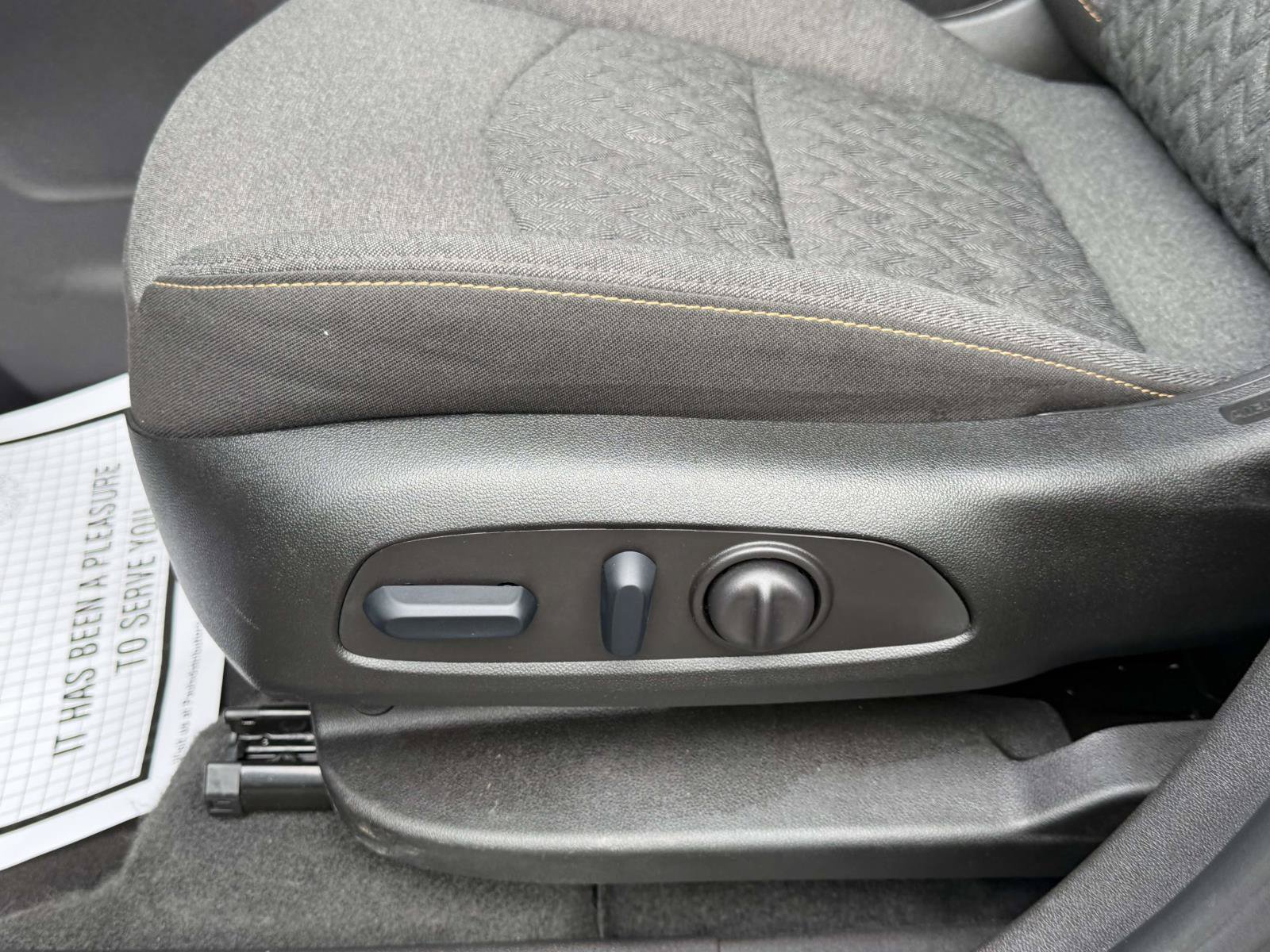 Certified 2024 Chevrolet Equinox LT FWD image 31