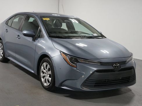 Certified 2024 Toyota Corolla LE FWD image 3