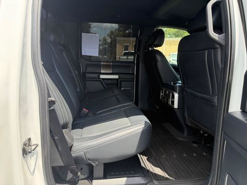 Used 2022 Ford F250 Lariat w/ Lariat Ultimate Package AWD/4WD image 11