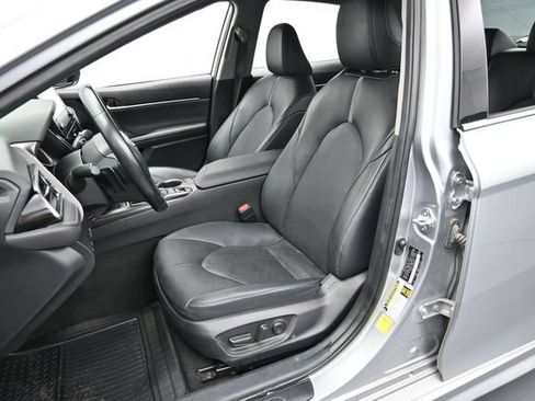 Used 2024 Toyota Camry XSE FWD image 11