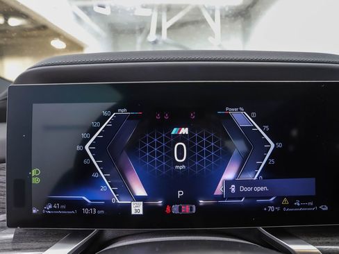 Used 2026 BMW 750e xDrive image 15