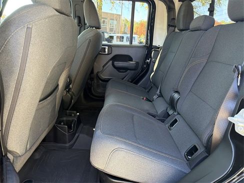Used 2024 Jeep Gladiator Sport image 21