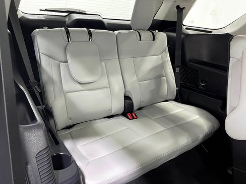 Used 2025 Ford Explorer Platinum w/ Ultimate Package AWD/4WD image 30
