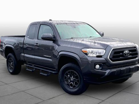 Used 2022 Toyota Tacoma SR5 RWD image 3
