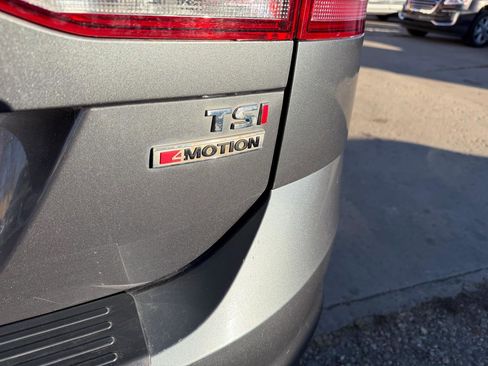 Used 2017 Volkswagen Golf S image 8