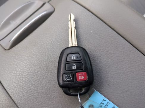 Used 2018 Toyota Highlander Plus image 26