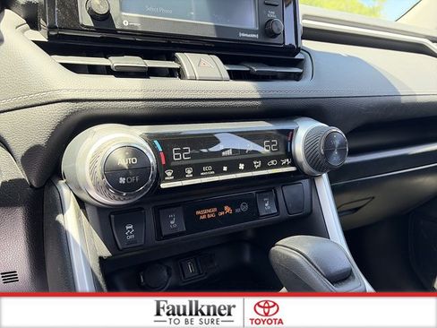 Used 2021 Toyota RAV4 XLE w/ XLE Grade Weather Package AWD/4WD image 36