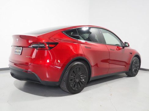 Used 2024 Tesla Model Y Long Range AWD/4WD image 7
