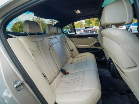 Used 2017 BMW 540i xDrive image 33