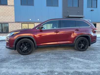 Used 2019 Toyota Highlander SE