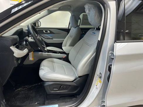 New 2026 Ford Explorer Platinum w/ LUX Leather Package AWD/4WD image 7