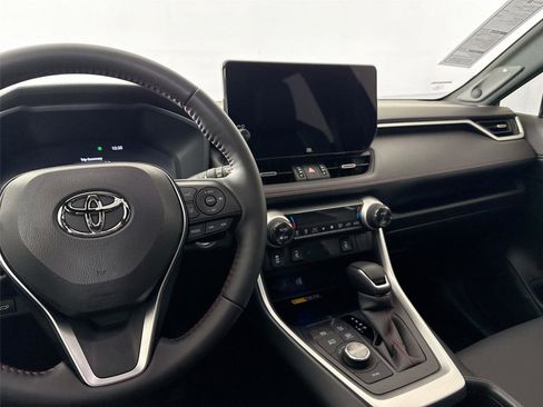 Used 2025 Toyota RAV4 XSE w/ Weather Package AWD/4WD image 34