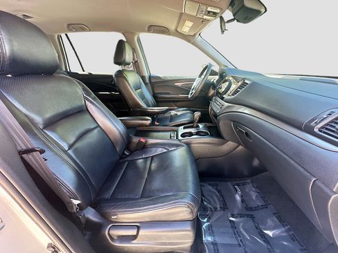 Used 2020 Honda Pilot EX image 32