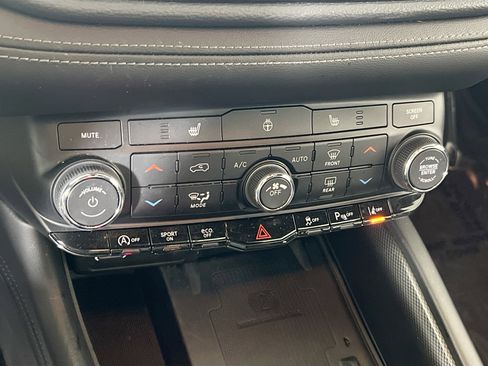 Used 2022 Dodge Durango GT image 16