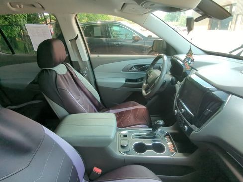 Used 2019 Chevrolet Traverse LT FWD image 7