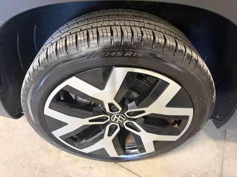 Certified 2023 Volkswagen Taos SEL AWD/4WD image 8