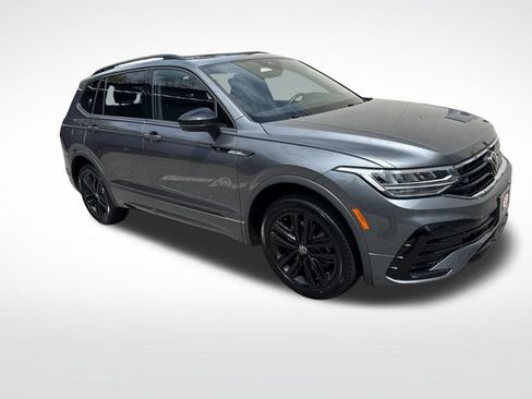 Used 2022 Volkswagen Tiguan SE R-Line AWD/4WD image 5