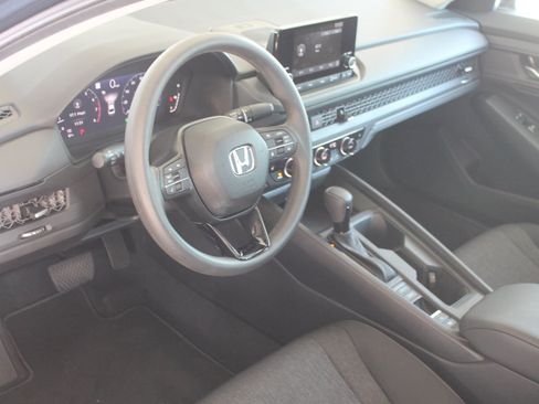 Used 2025 Honda Accord SE image 23