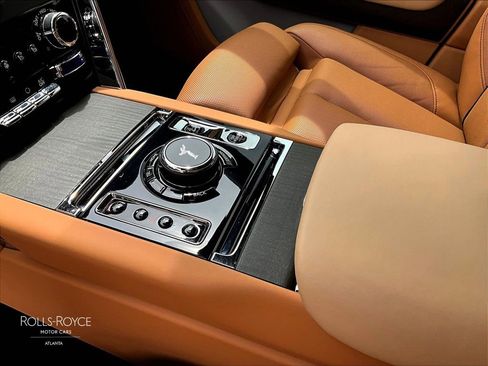 Certified 2026 Rolls-Royce Cullinan AWD/4WD image 16
