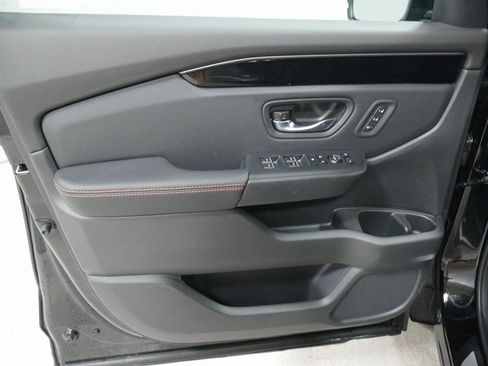 New 2025 Honda Pilot TrailSport image 14