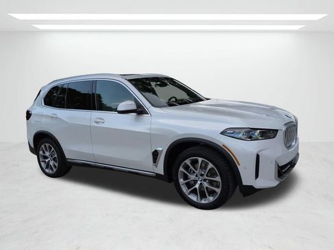 New 2026 BMW X5 xDrive40i w/ Parking Assistance Package AWD/4WD image 2