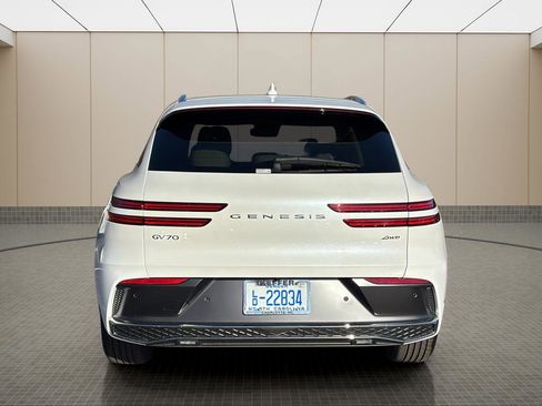 Used 2026 Genesis GV70 2.5T image 4