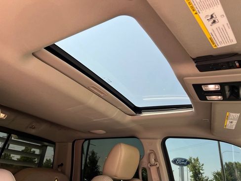 Used 2018 RAM 2500 Laramie w/ Convenience Group AWD/4WD image 19