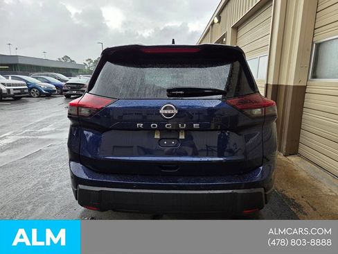 Used 2025 Nissan Rogue SV FWD image 8