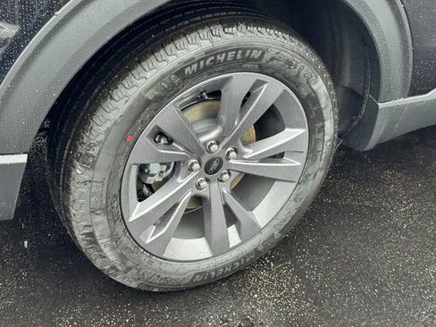 New 2026 Ford Explorer Active w/ Active Comfort Package AWD/4WD image 4