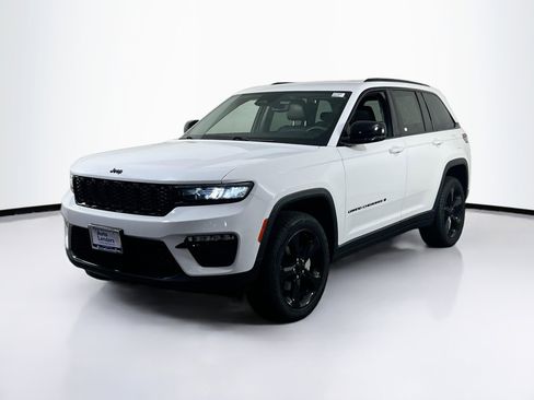 Used 2023 Jeep Grand Cherokee Limited w/ Black Appearance Package image 1
