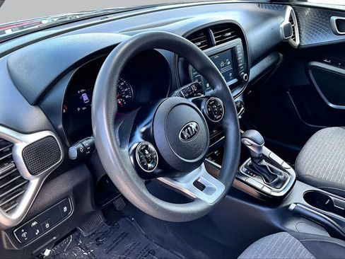 Used 2021 Kia Soul S FWD image 17