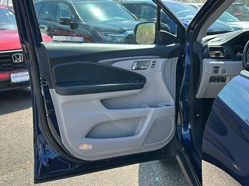 Used 2023 Honda Ridgeline RTL-E image 8