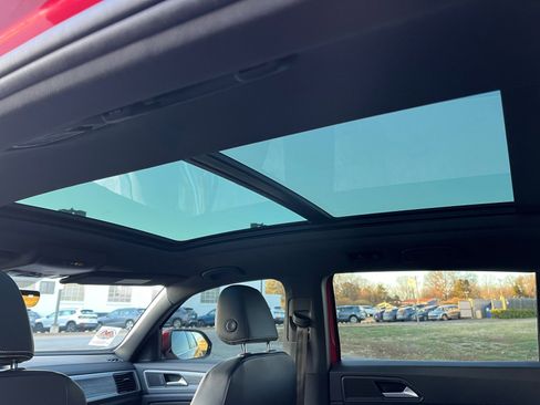 Certified 2022 Volkswagen Atlas Cross Sport SE image 23