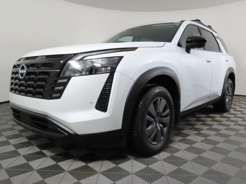 New 2026 Nissan Pathfinder SV image 14