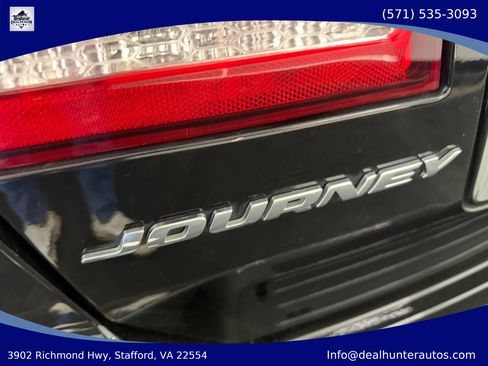 Used 2019 Dodge Journey SE w/ Blacktop Package FWD image 11