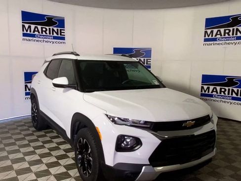 Used 2023 Chevrolet TrailBlazer LT FWD image 4