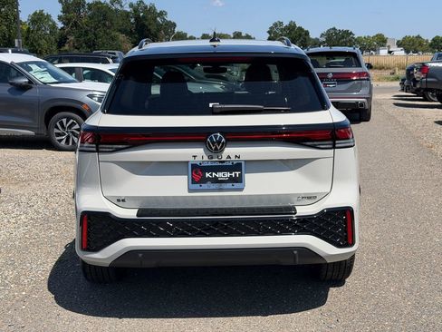 New 2026 Volkswagen Tiguan SE R-Line AWD/4WD image 9