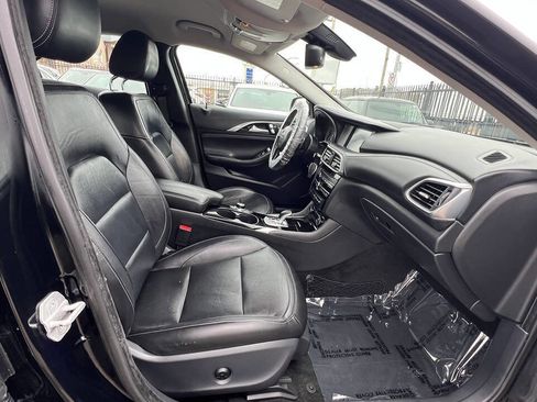 Used 2017 INFINITI QX30 w/ Cargo Package FWD image 17